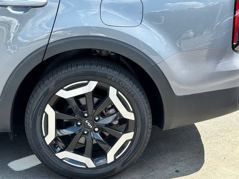 Used 2023 Kia Telluride EX AWD/4WD image 35