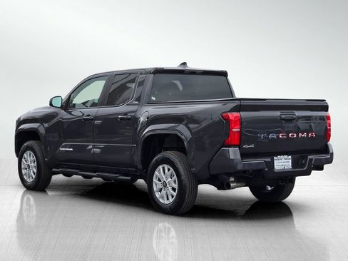 Used 2025 Toyota Tacoma SR5 AWD/4WD image 6