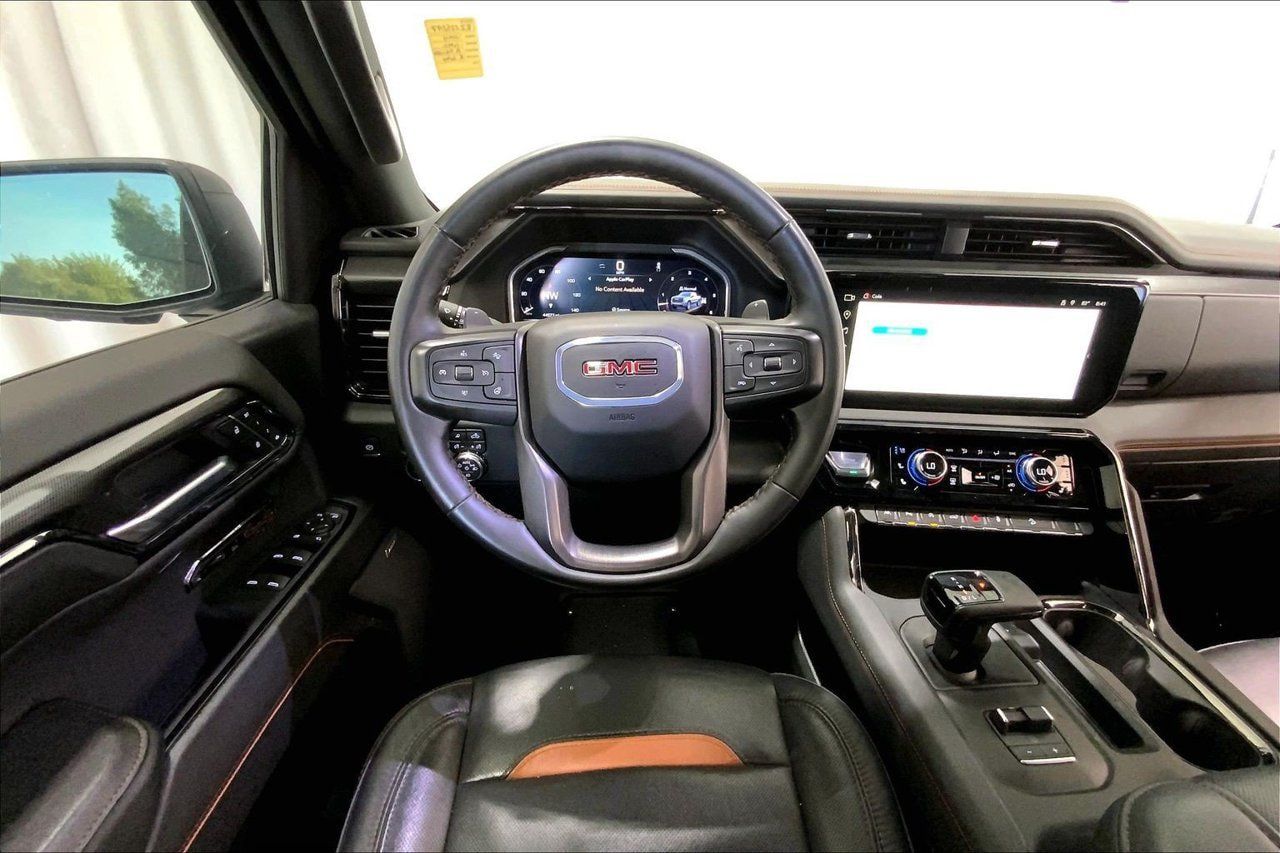 Used 2024 GMC Sierra 1500 AT4 w/ Technology Package AWD/4WD image 14
