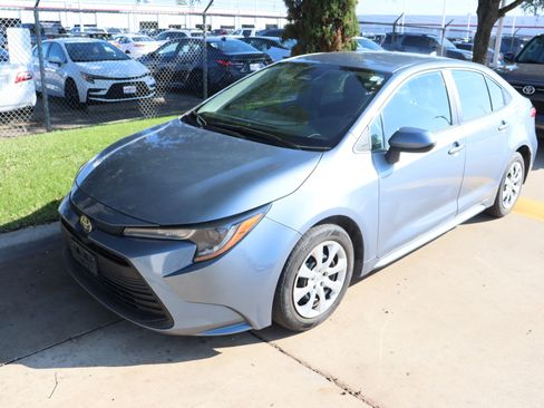 Used 2023 Toyota Corolla LE image 5
