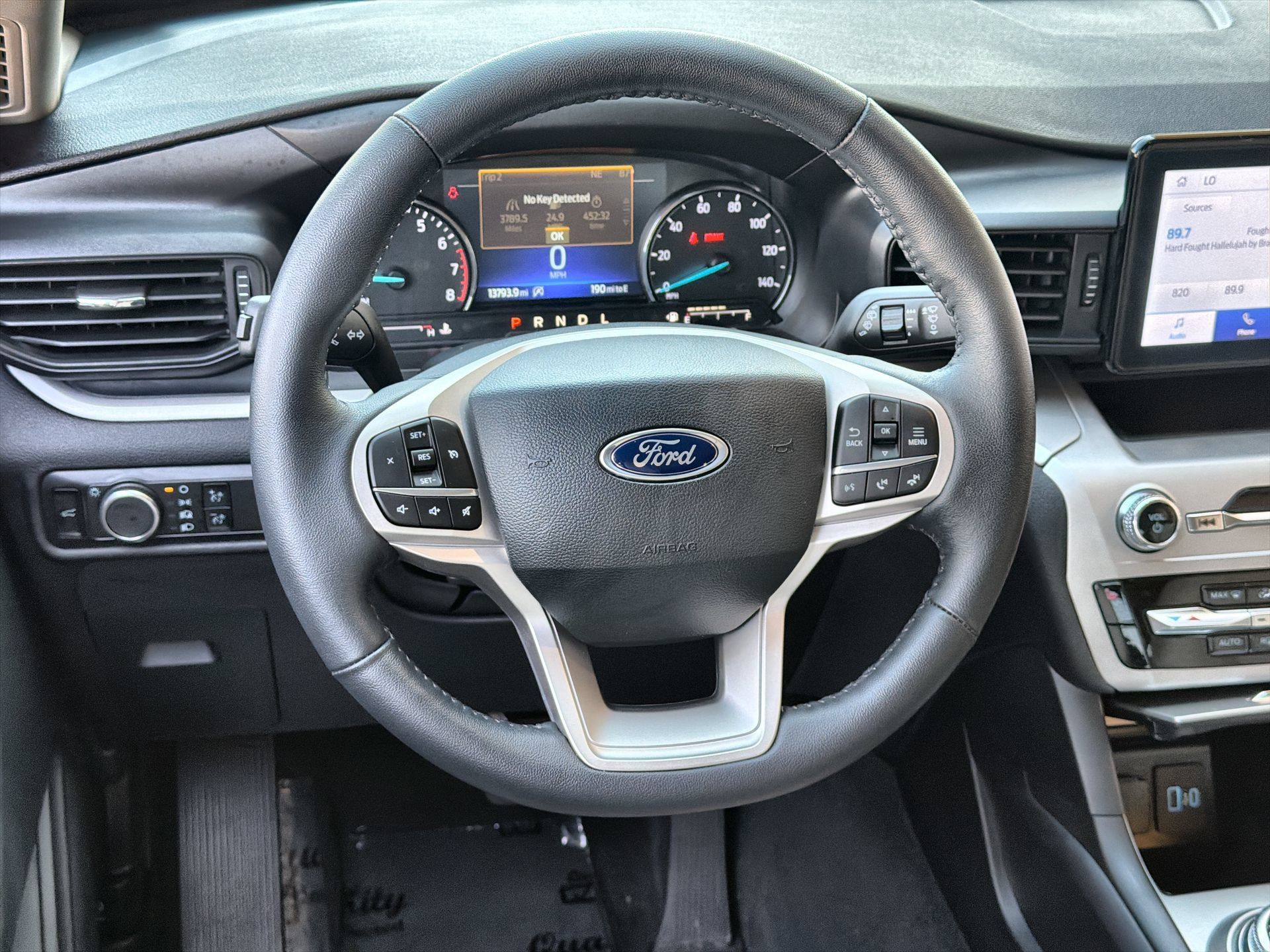 Certified 2023 Ford Explorer XLT RWD image 14