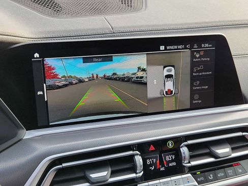 Used 2022 BMW X6 xDrive40i w/ Executive Package image 17