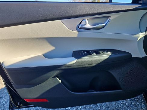 Certified 2023 Kia Forte LXS image 14