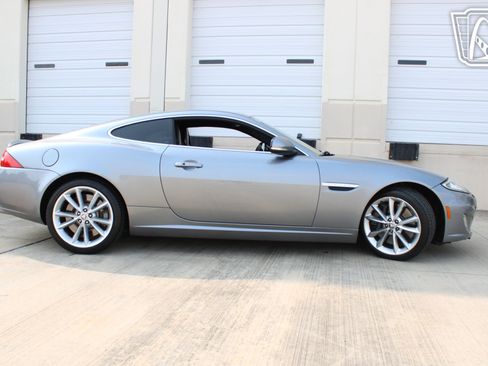 Used 2012 Jaguar XKR R RWD image 4