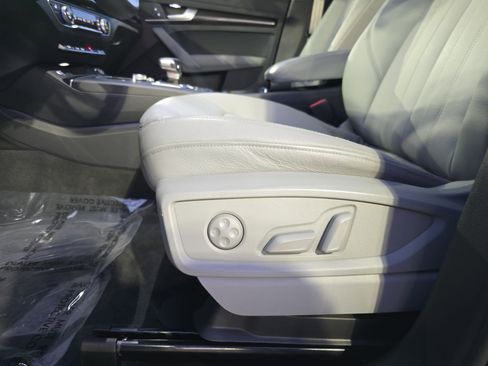 Used 2018 Audi Q5 2.0T Premium Plus w/ Premium Plus Package image 27