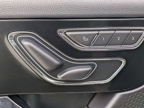 Used 2025 Lincoln Corsair FWD image 17