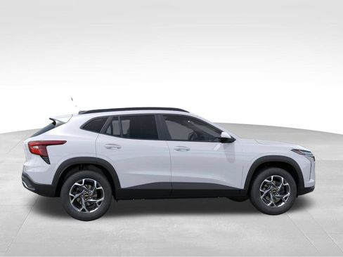 New 2026 Chevrolet Trax LT w/ LT Convenience Package FWD image 5
