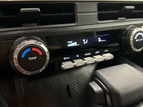 Certified 2024 Toyota Tacoma SR5 AWD/4WD image 28