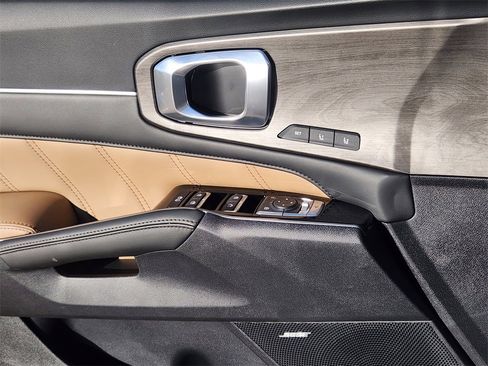 New 2026 Kia Sorento SX Prestige w/ Olive Brown Leather Package image 6