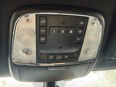 Used 2020 Jeep Grand Cherokee Limited w/ Luxury Group II image 29