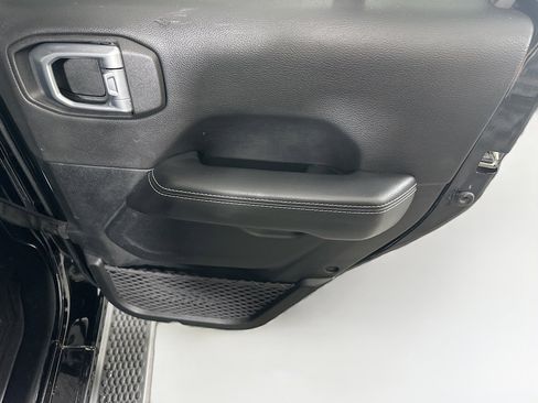 Used 2021 Jeep Wrangler Unlimited Sahara AWD/4WD image 28