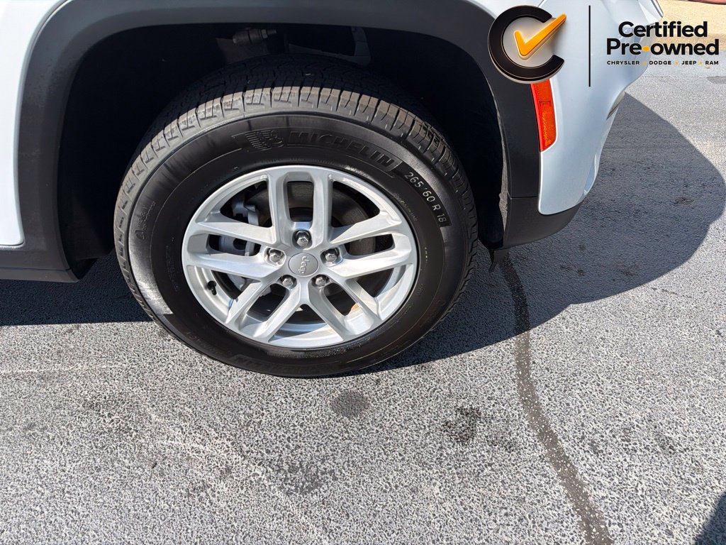 Certified 2024 Jeep Grand Cherokee Laredo X AWD/4WD image 17