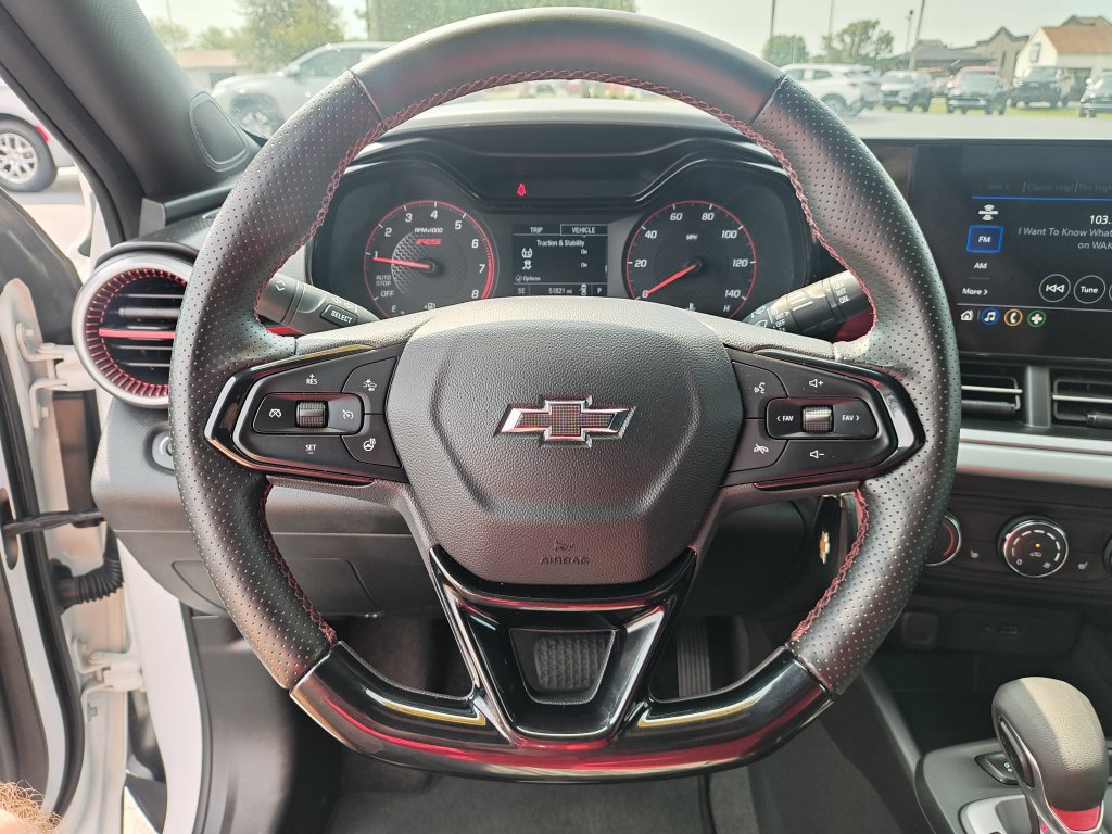 Used 2025 Chevrolet Trax RS w/ Driver Confidence Package FWD image 19