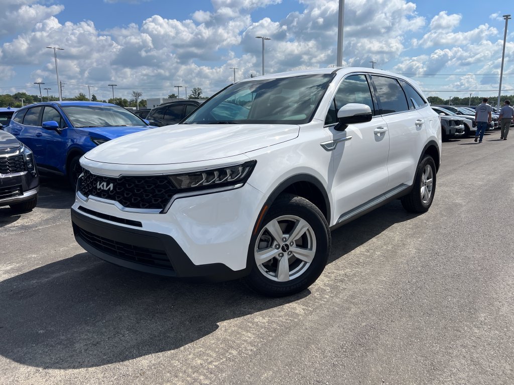 Certified 2023 Kia Sorento LX AWD/4WD image 8