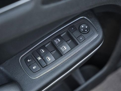 Used 2023 Chrysler 300 S image 39