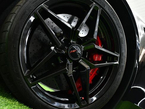 Used 2016 Chevrolet Corvette Z06 w/ 3LZ Preferred Equipment Group RWD image 3