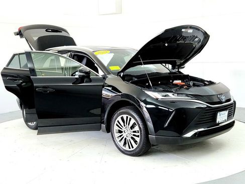 Used 2021 Toyota Venza XLE w/ Softex Package AWD/4WD image 12