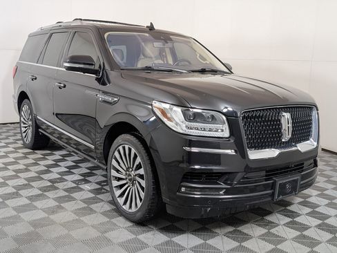 Used 2020 Lincoln Navigator Reserve w/ Equipment Group 208A Reserve image 8