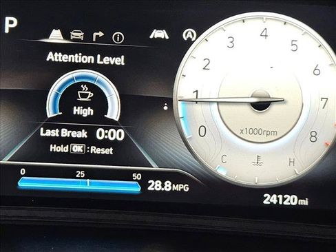 Used 2023 Hyundai Kona Limited w/ Cargo Package FWD image 11