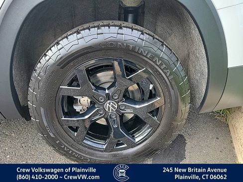 Certified 2024 Volkswagen Atlas Peak Edition SEL AWD/4WD image 18
