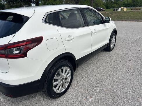 Used 2021 Nissan Rogue Sport S image 9