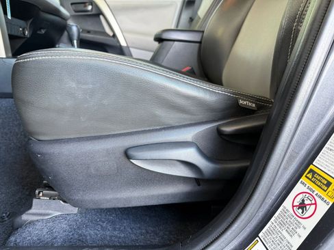 Used 2013 Toyota RAV4 LE image 13