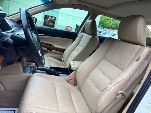 Used 2011 Honda Accord EX-L image 11