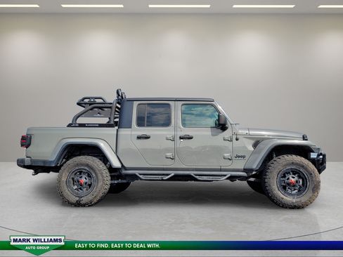 Used 2021 Jeep Gladiator Sport AWD/4WD image 2