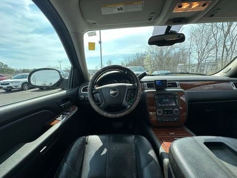 Used 2007 Chevrolet Avalanche LTZ w/ LTZ Preferred Equipment Group image 18