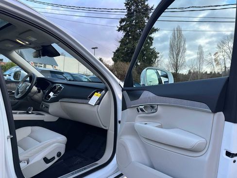 Used 2025 Volvo XC90 T8 Plus w/ Protection Package Premier image 11