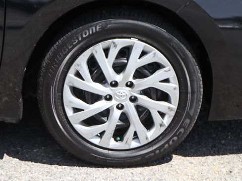 Used 2019 Toyota Corolla LE w/ Carpet Mat Package (TMS) FWD image 38