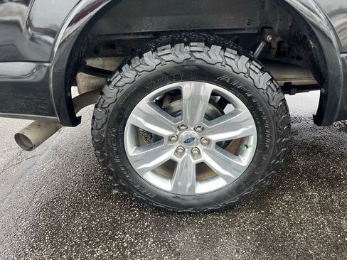 Used 2018 Ford F150 Platinum w/ Equipment Group 701A Luxury image 37