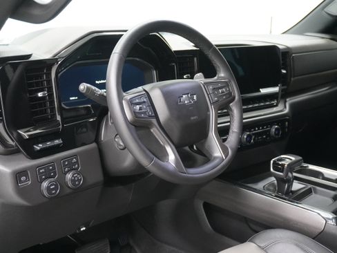 Used 2022 Chevrolet Silverado 1500 ZR2 w/ Technology Package image 9