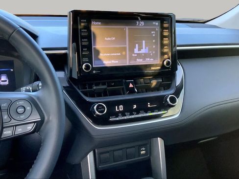 Used 2022 Toyota Corolla Cross LE FWD image 7