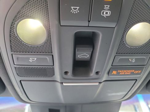 Used 2023 Genesis G70 2.0T w/ Sport Prestige Package image 32