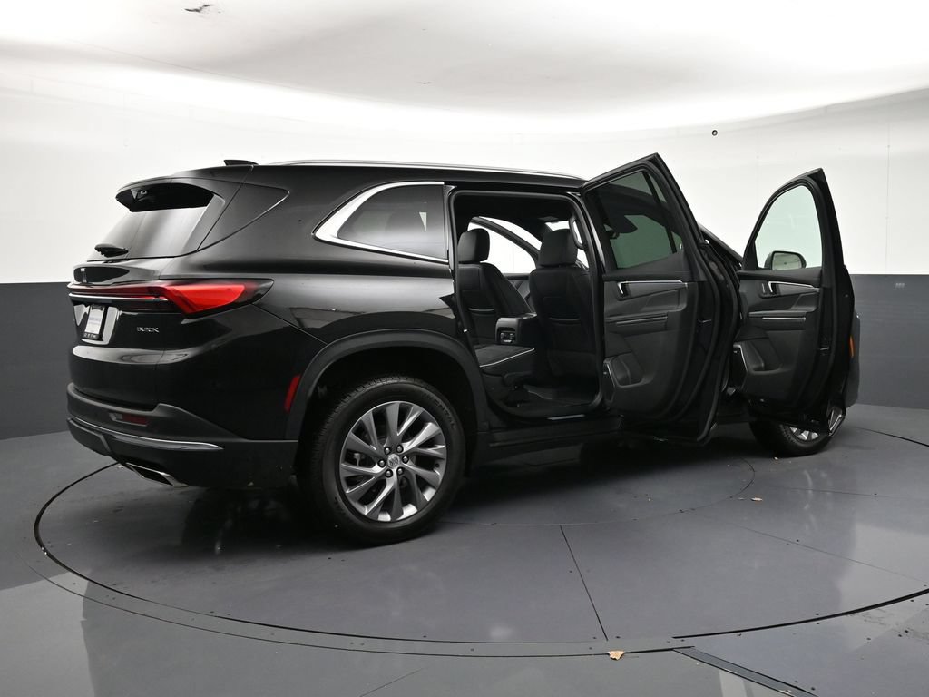 Used 2026 Buick Enclave Preferred w/ Power Package AWD/4WD image 32