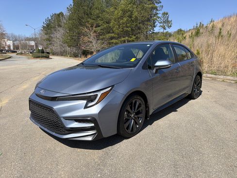 Used 2025 Toyota Corolla SE w/ Convenience Package image 1