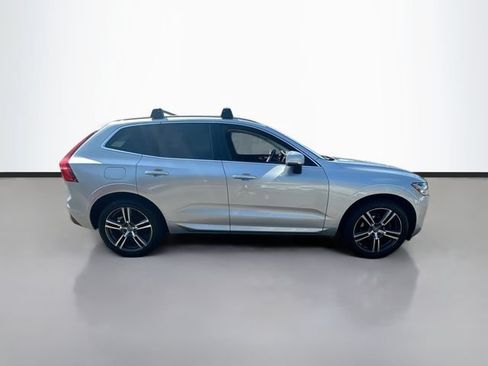Used 2018 Volvo XC60 T5 Momentum w/ Vision Package AWD/4WD image 5