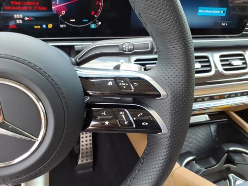 New 2026 Mercedes-Benz GLS 450 4MATIC image 16
