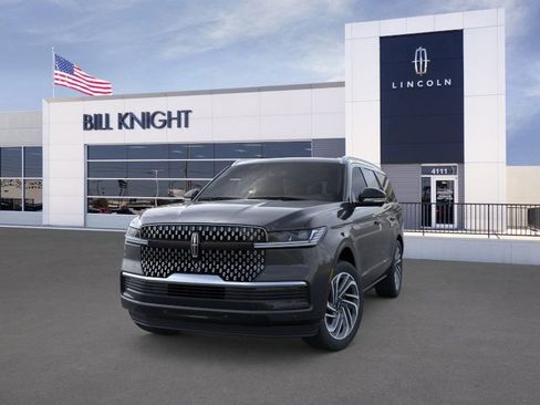 New 2025 Lincoln Navigator Reserve image 2