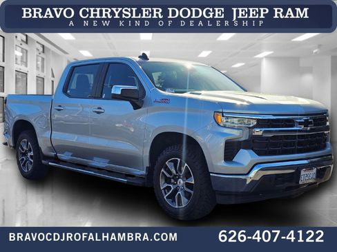 Used 2022 Chevrolet Silverado 1500 LT AWD/4WD image 1