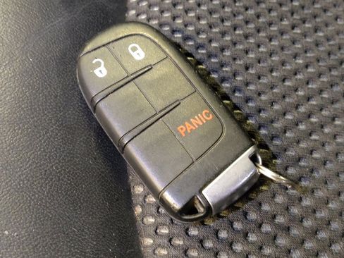 Used 2016 Dodge Journey Crossroad FWD image 32