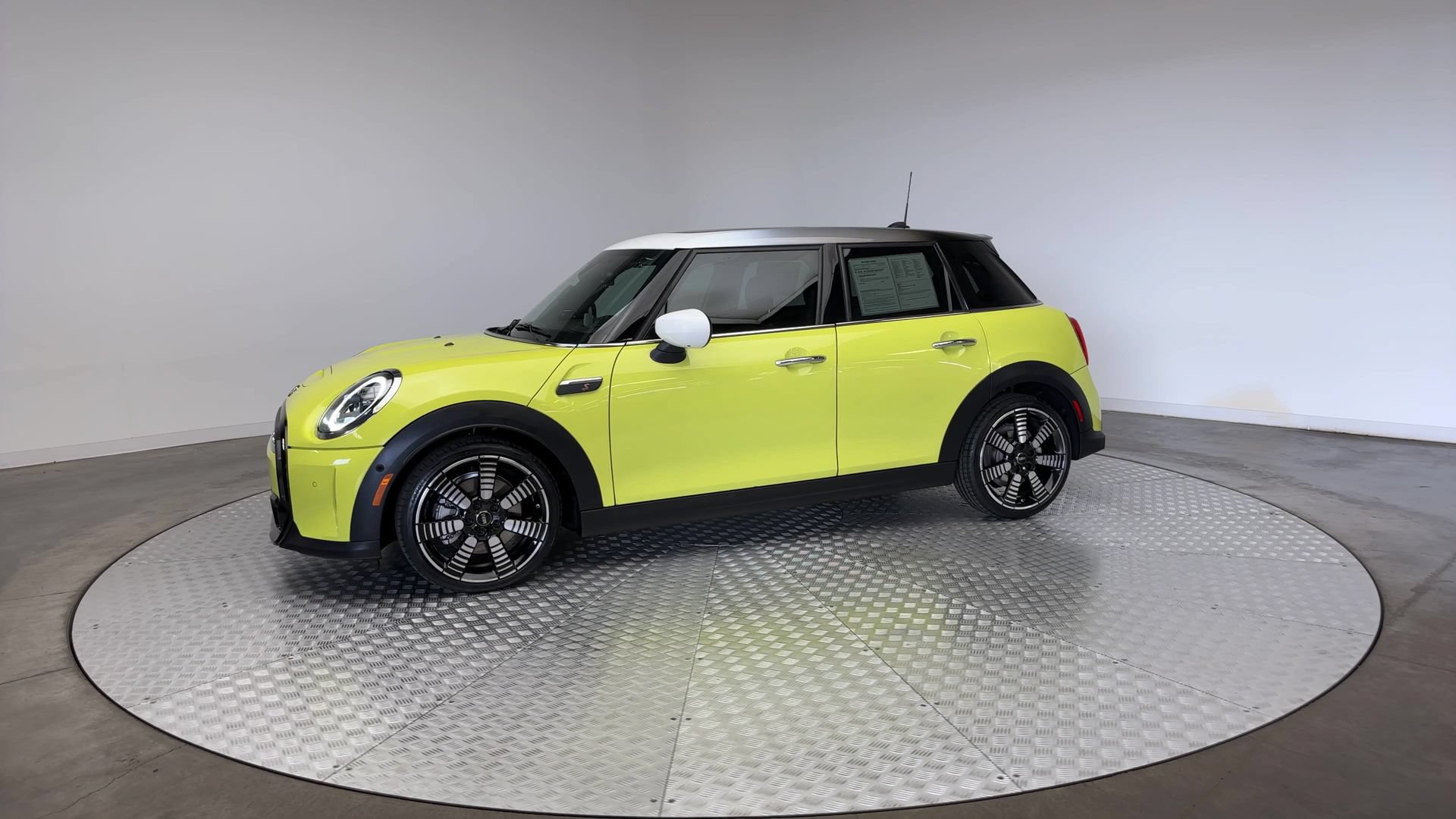 Certified 2023 MINI Cooper S FWD image 4