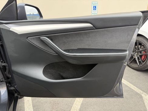 Used 2023 Tesla Model Y Performance AWD/4WD image 30