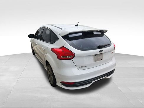Used 2018 Ford Focus ST FWD image 23