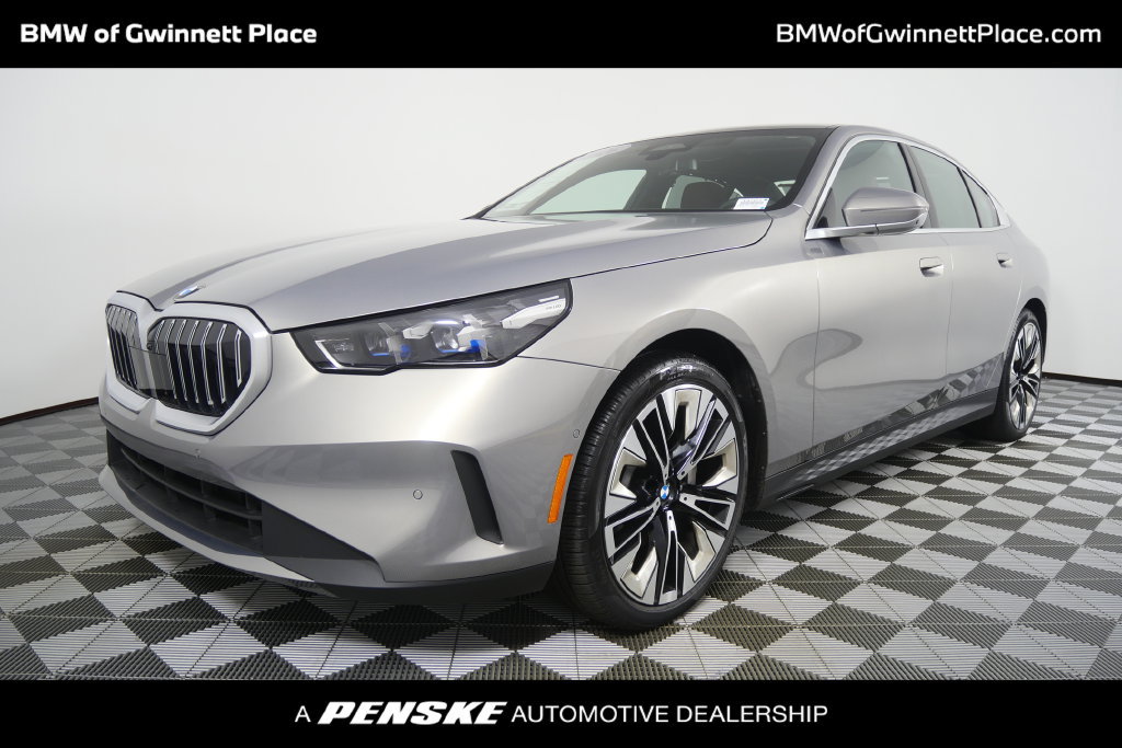Certified 2026 BMW 530i RWD image 1