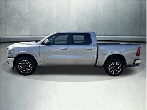 Used 2025 RAM 1500 Laramie AWD/4WD image 2