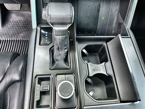 Used 2022 Toyota Tundra Platinum image 14