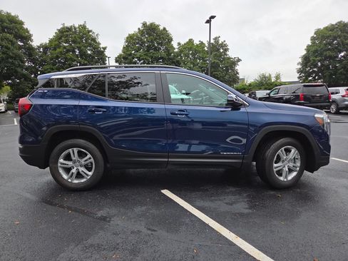 Used 2023 GMC Terrain SLE w/ Driver Convenience Package AWD/4WD image 25