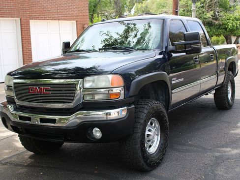 Used 2005 GMC Sierra 2500 SLE w/ Heavy-Duty Power Package AWD/4WD image 29